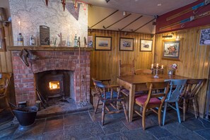 Dining - The Peak Hotel (Hope Valley)