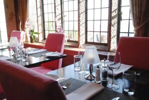 Breakfast, lunch and dinner served - Trevalsa Court Hotel (St Austell)