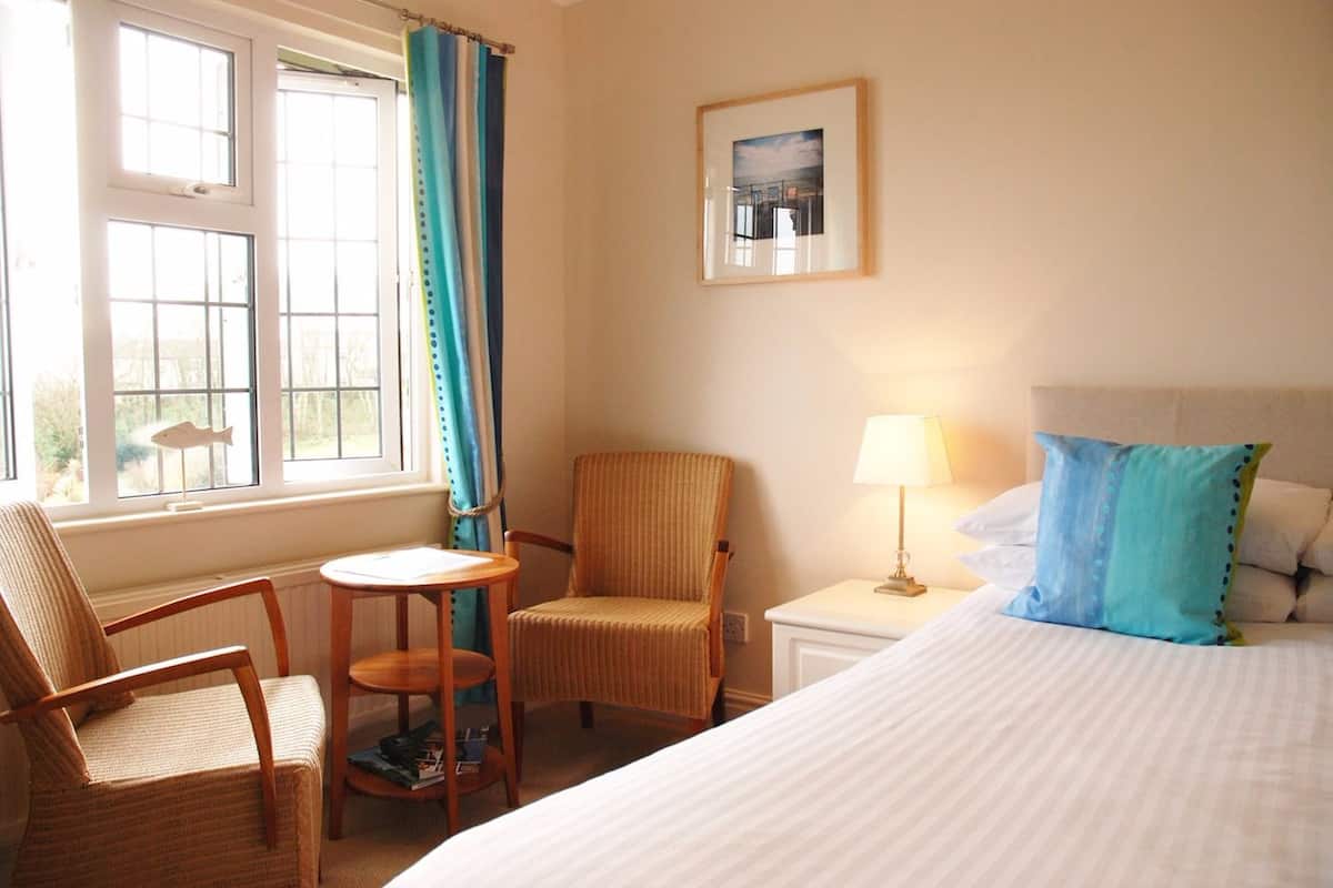 Superior Double Room, Sea View | 1 bedroom, hypo-allergenic bedding available, desk