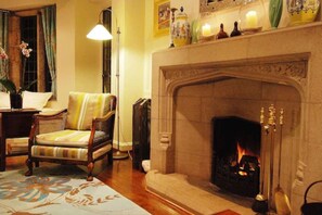 Fireplace - Trevalsa Court Hotel (St Austell)