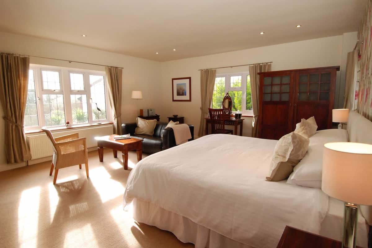 Premium Double or Twin Room | 1 bedroom, hypo-allergenic bedding available, desk