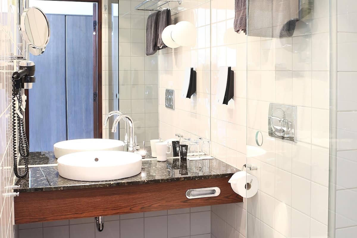 Down comforters, minibar, desk, laptop workspace