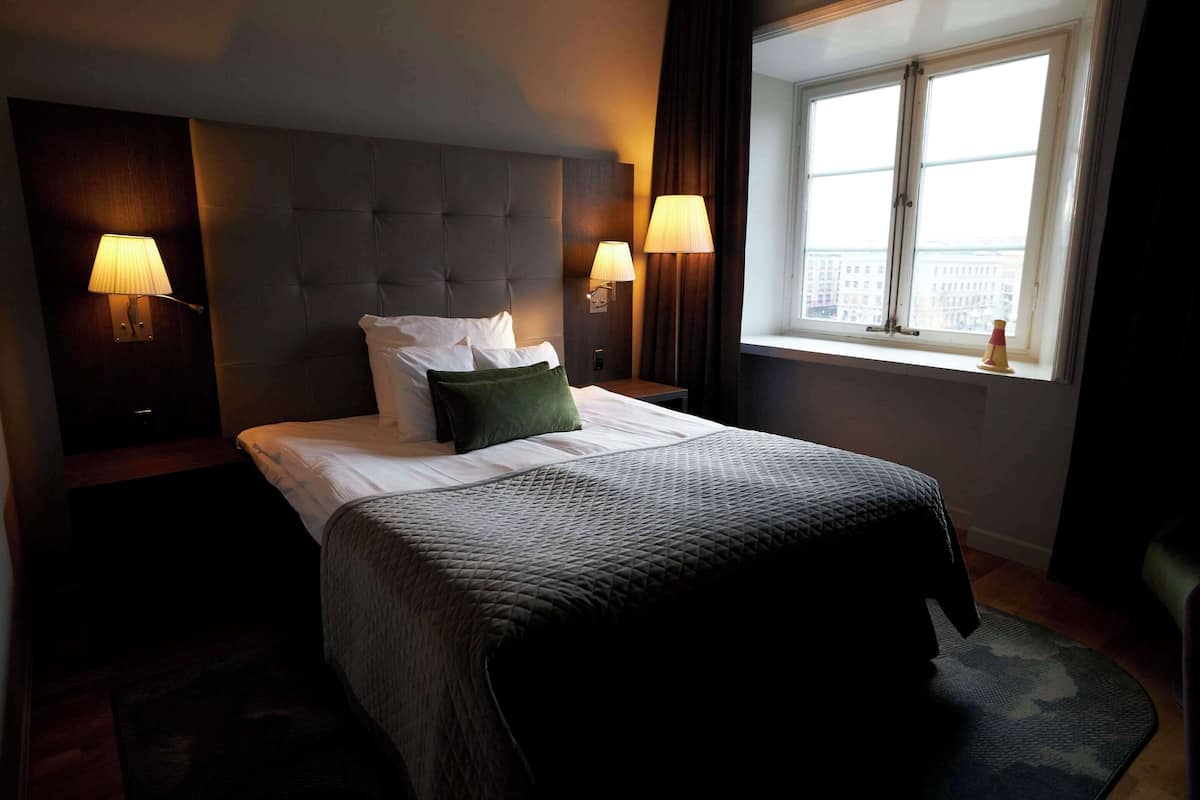 Double Room (Compact)