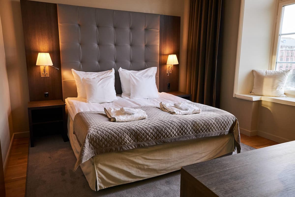 Suite Junior, 1 lit double et 1 canapé-lit, non-fumeurs | Couette en duvet d'oie, minibar, bureau