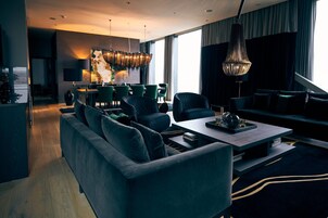 Junior Suite, 1 Double Bed with Sofa bed, Non Smoking | Down comforters, minibar, desk, laptop workspace