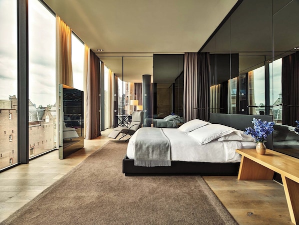 Frette Italian sheets, premium bedding, down duvets, minibar - Mandarin Oriental Conservatorium, Amsterdam (Amsterdam)