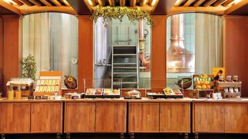 Morgenmadsbuffet hver dag (15 EUR pr. person)