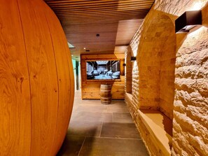 Sauna, steam room