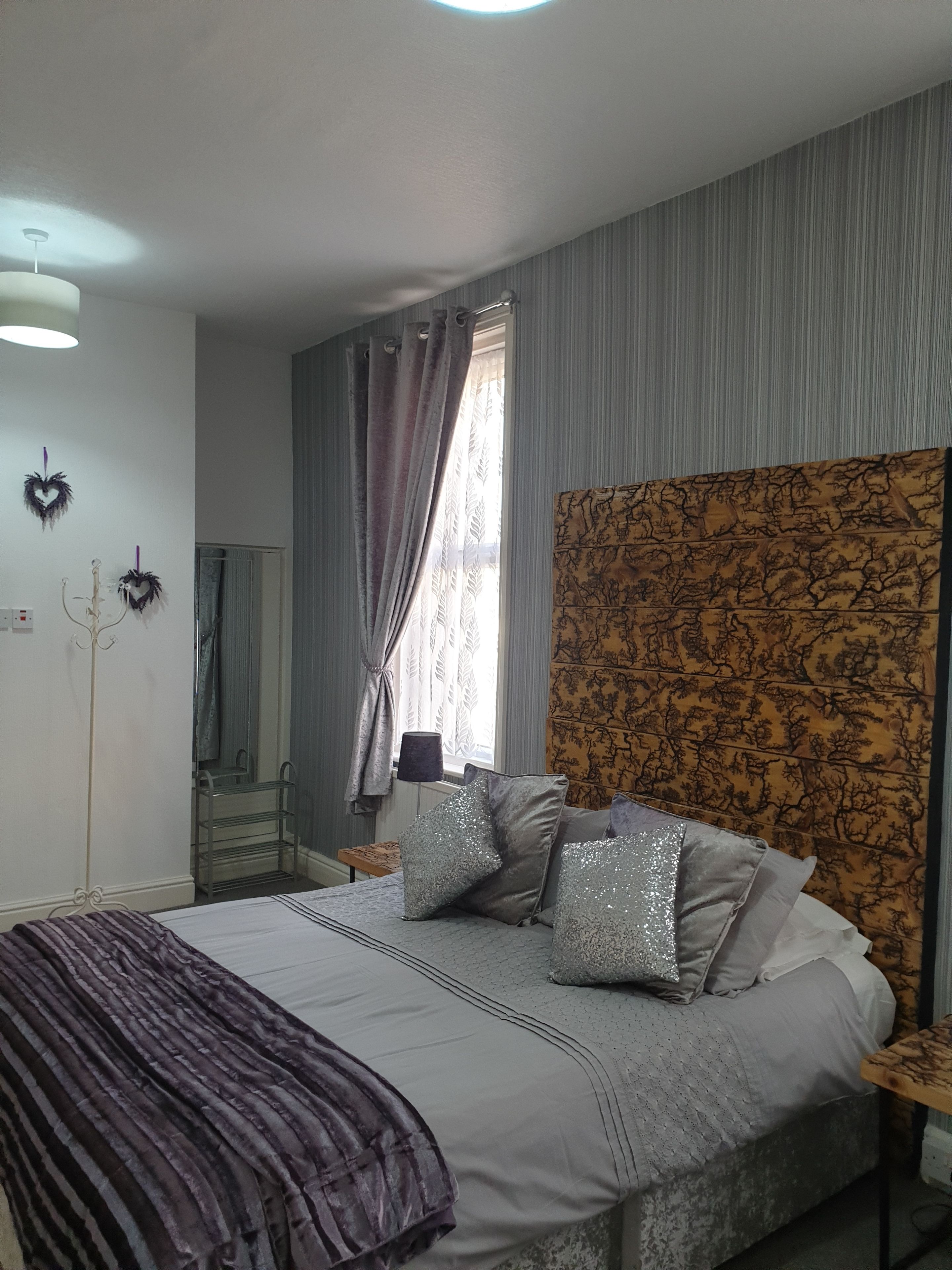 Luxury Room | Free WiFi, bed sheets