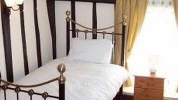 Iron/ironing board, free WiFi, bed sheets