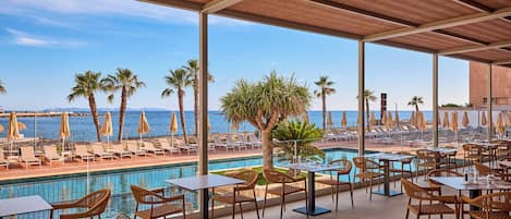 Frokost, lunsj og middag serveres, internasjonale retter