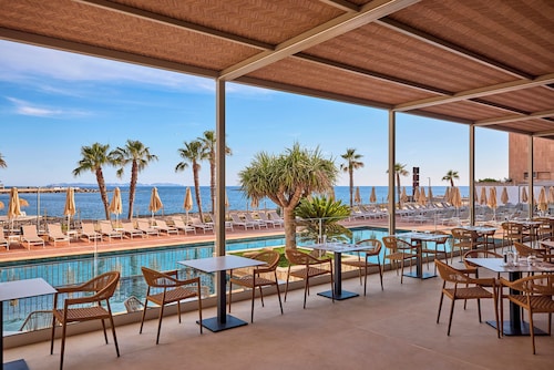 Universal Hotel Romantica