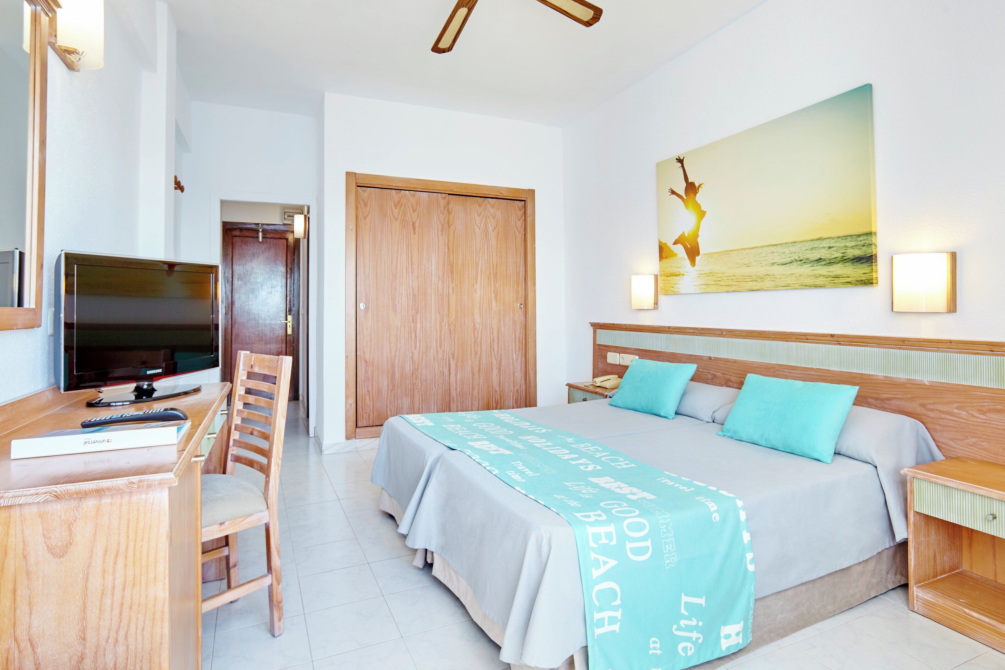 In-room safe, desk, free WiFi, bed sheets