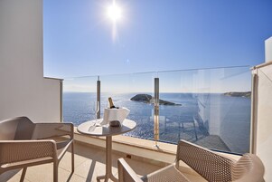 Start Me Up Suite, Sea View | Terrace/patio