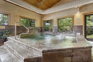 Bañera de hidromasaje interior
