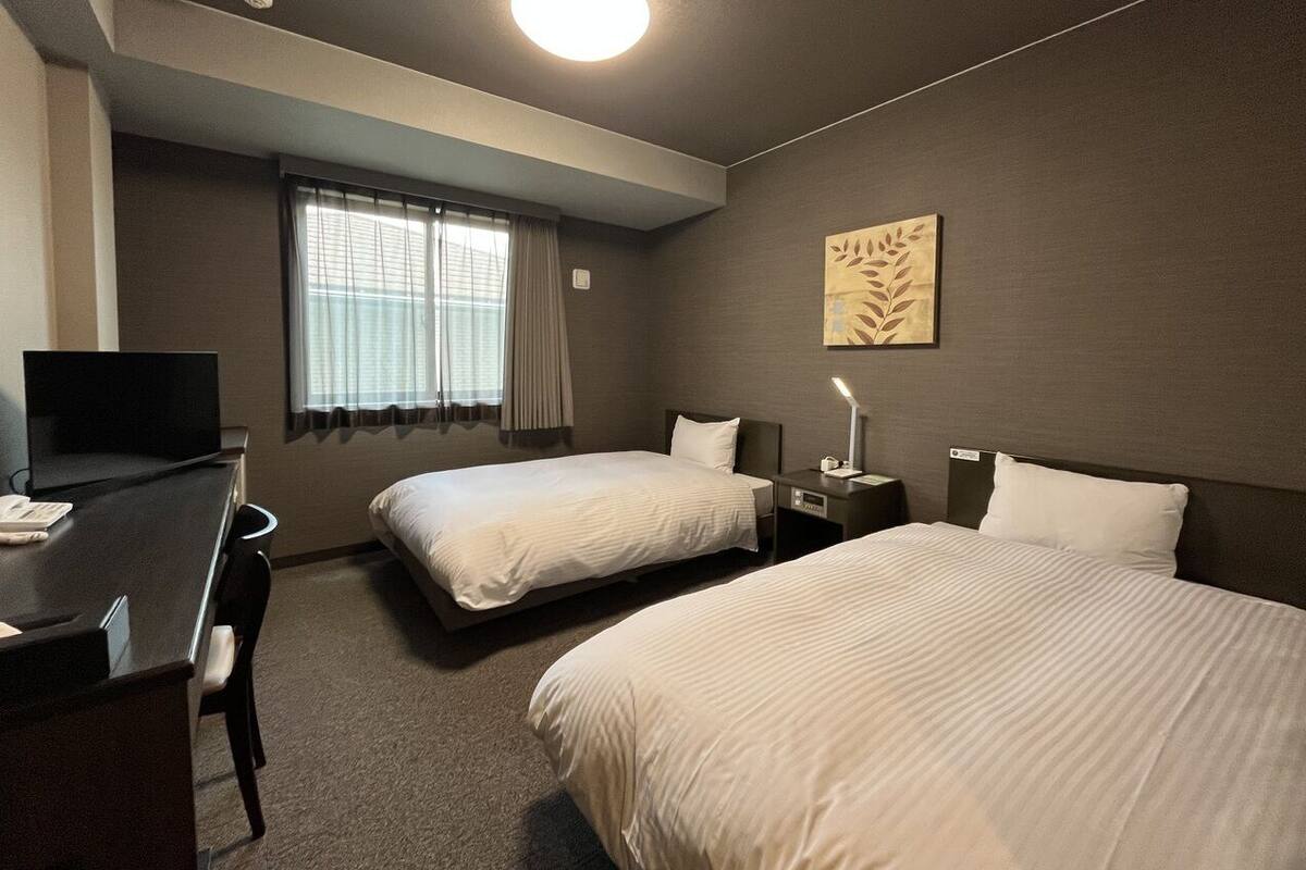 Desk, WiFi (free), bed sheets