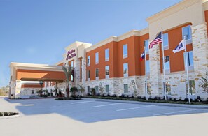 Exterior - Hampton Inn & Suites Winnie (Winnie)