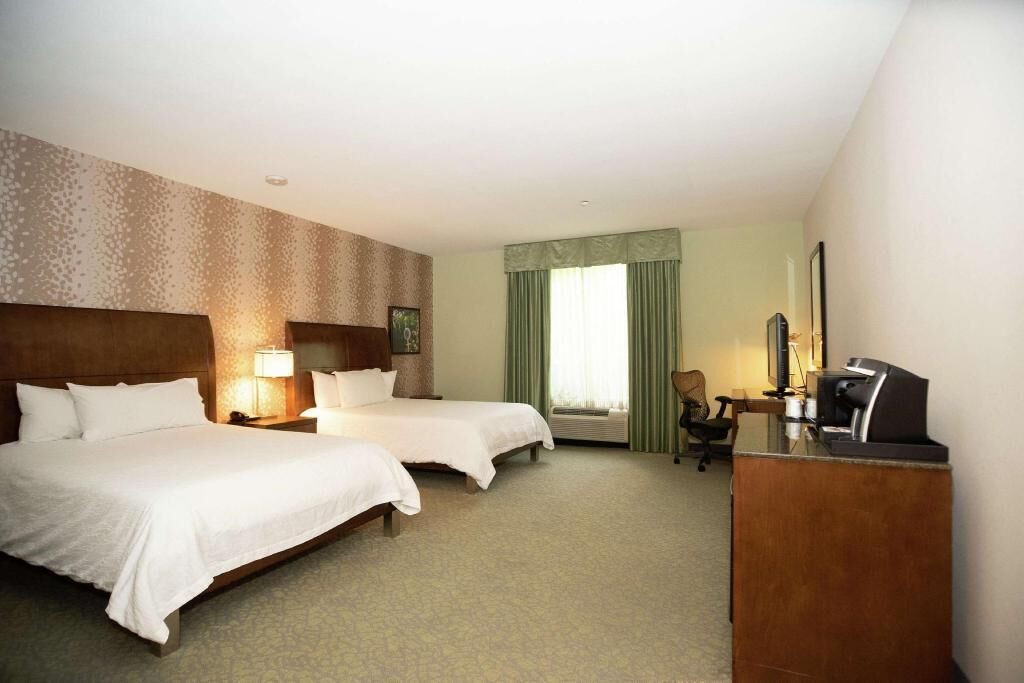 In-room safe, laptop workspace, iron/ironing board