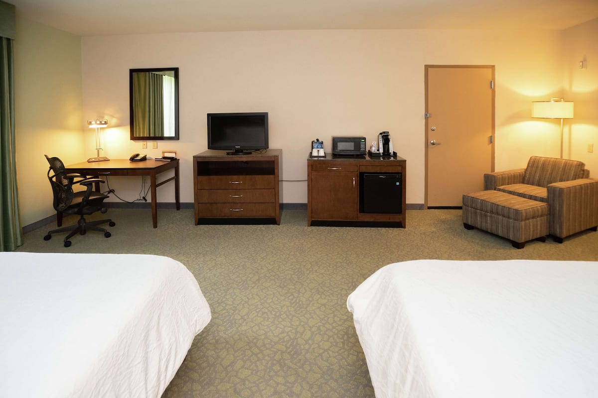 In-room safe, laptop workspace, iron/ironing board