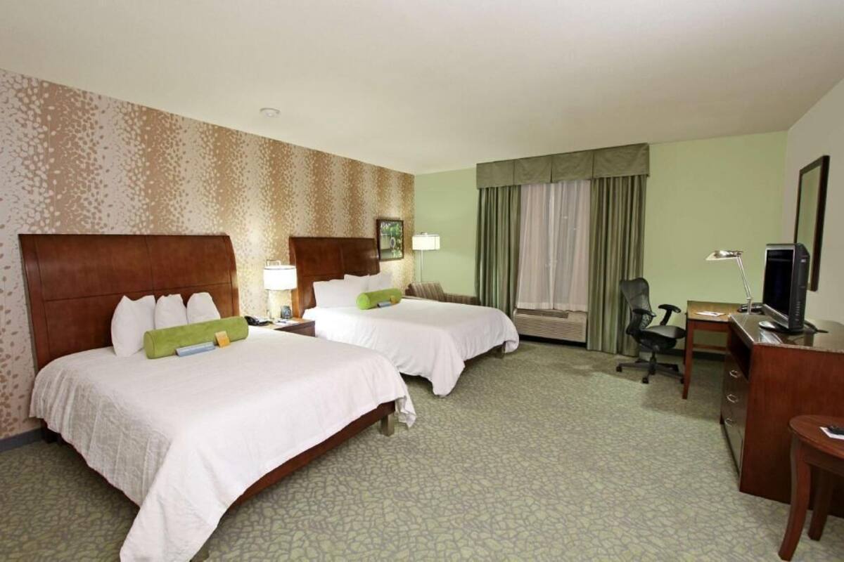 In-room safe, laptop workspace, iron/ironing board