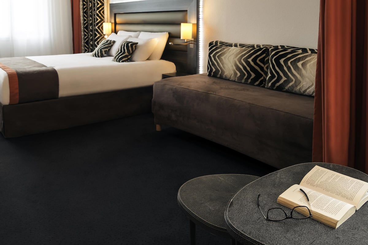 In-room safe, desk, soundproofing, iron/ironing board