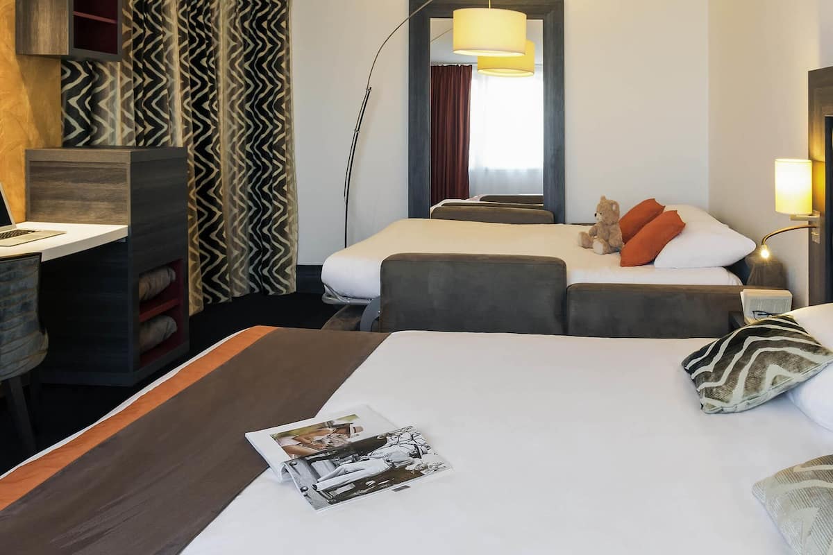 in-room safe, desk, soundproofing, iron/ironing board
