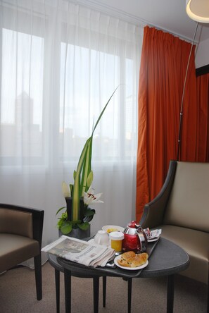 Superior-Zimmer, 2 Einzelbetten | Zimmersafe, Schreibtisch, schallisolierte Zimmer, Bügeleisen/Bügelbrett