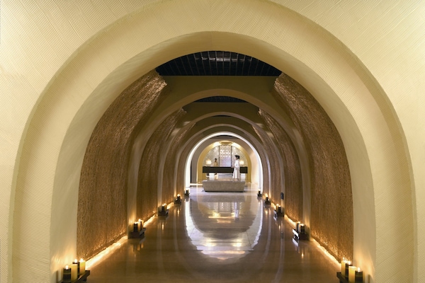 Couples treatment rooms, steam room, body treatments, hydrotherapy