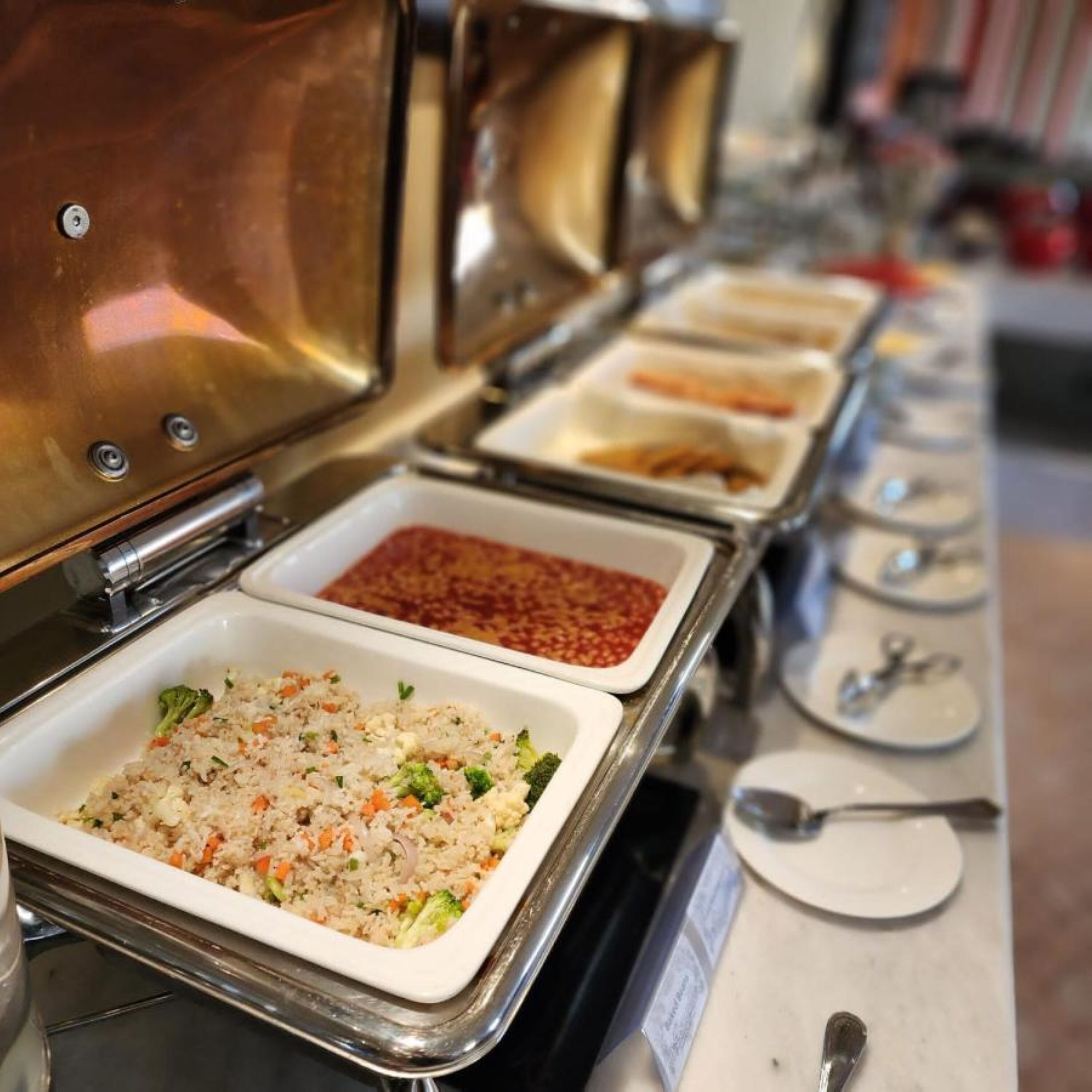 daily buffet breakfast (omr 3 per person)