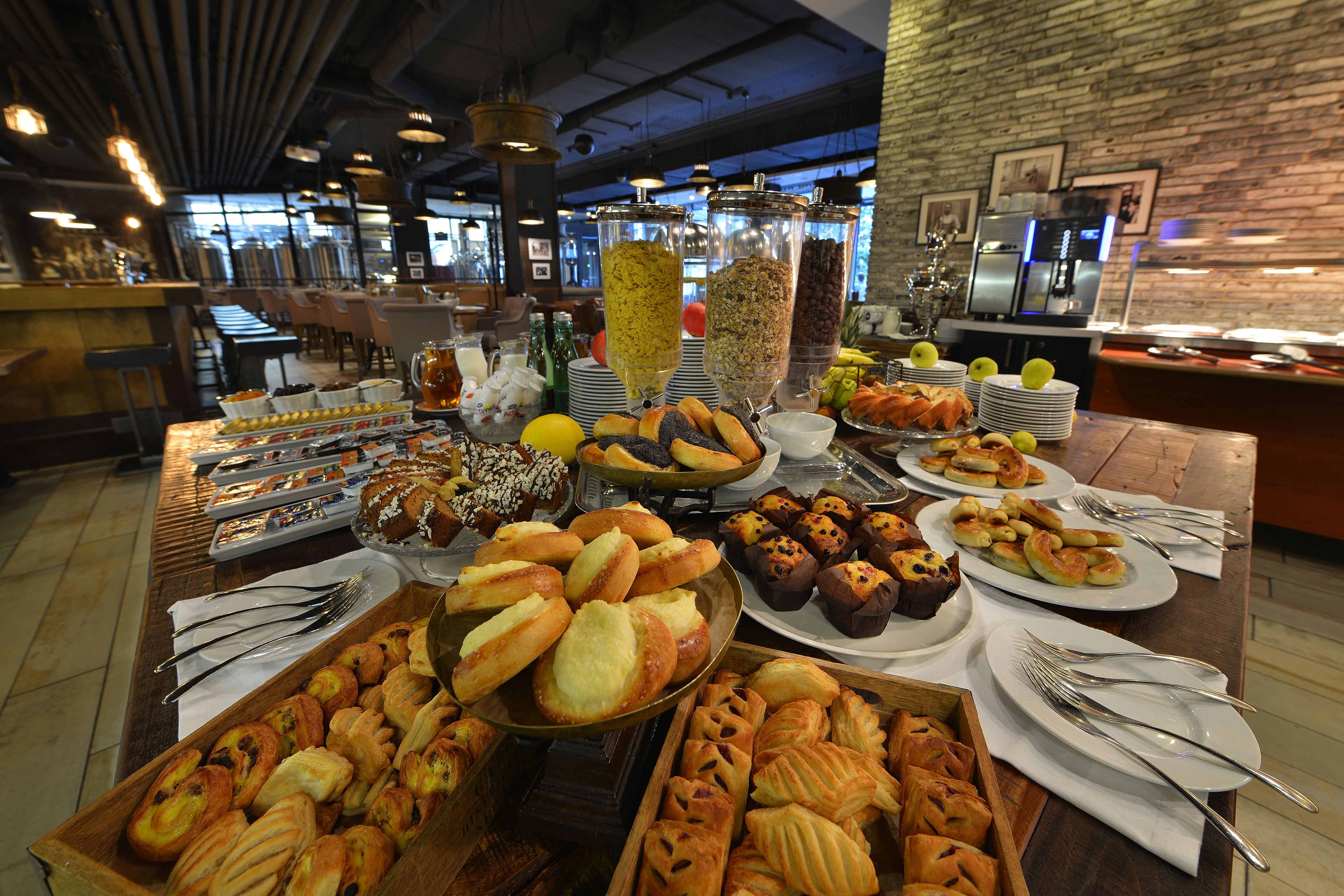daily buffet breakfast (eur 20 per person)