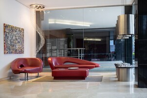 Pintu masuk interior