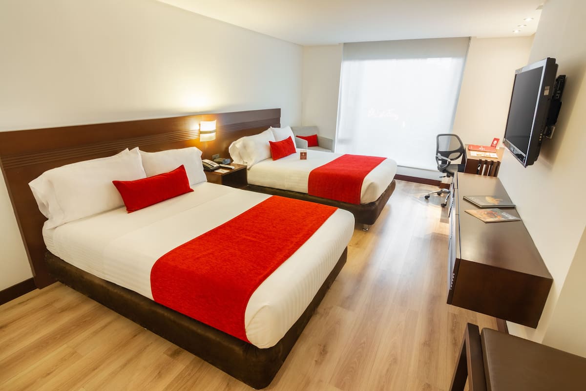 Edredones de plumas, colchones con acolchado adicional, minibar