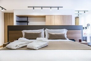 Suite, 1 King Bed, Non Smoking, Terrace | Down comforters, pillowtop beds, minibar, in-room safe