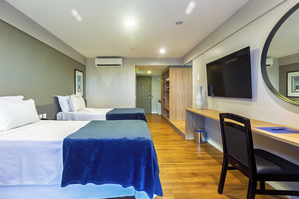 Luxury Twin Room | 1 bedroom, minibar, in-room safe, desk