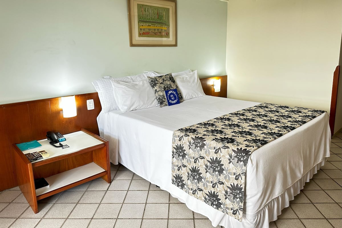 Quarto Superior | 1 bedroom, minibar, in-room safe, desk