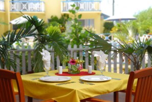 Breakfast, lunch and dinner served - The Anchorage Inn (St. John's)