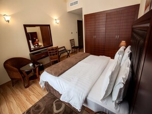 In-room safe, soundproofing, iron/ironing board, rollaway beds - Xclusive Maples Hotel Apartment (Dubai)