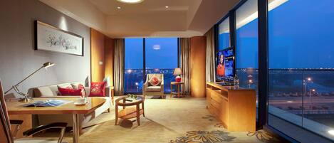 迷你吧、房內夾萬、隔音、熨斗/熨衫板