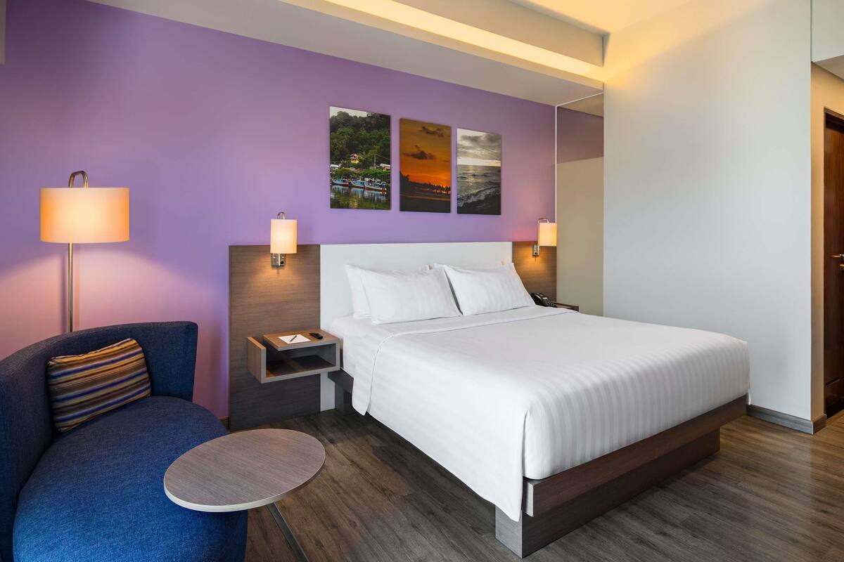 Kamar Superior, 1 Tempat Tidur King | Minibar, brankas, meja kerja, dan tirai kedap cahaya