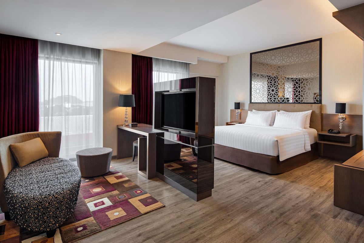 Junior Suite, 1 King Bed