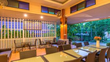 Breakfast, lunch, dinner served; garden views