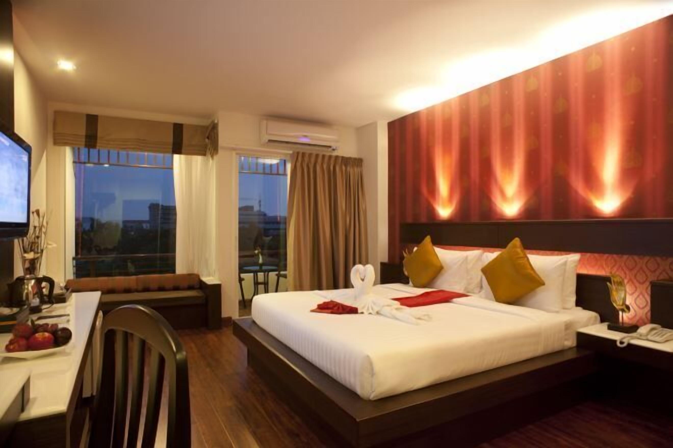 In-room safe, desk, iron/ironing board, free WiFi