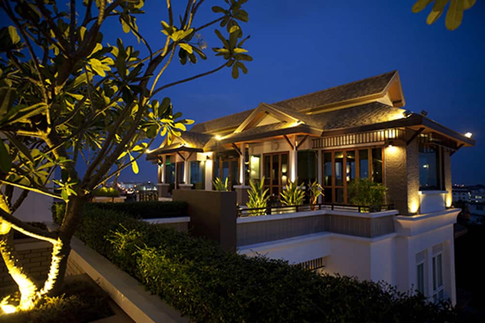 Suvarnabhumi Suite