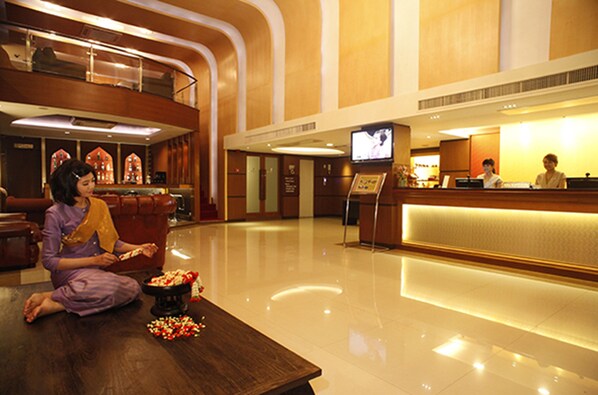 Reception - Suvarnabhumi Suite (Bangkok)