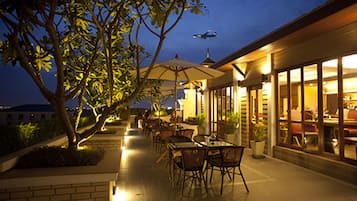 Breakfast and dinner served, local and international cuisine