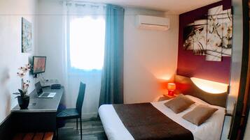 Egyptinpuuvillaiset lakanat, tallelokero huoneessa