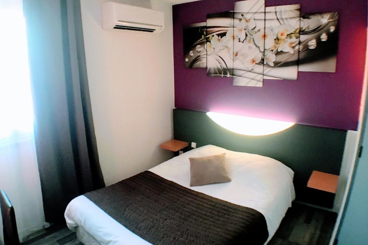 egyptian cotton sheets, in-room safe, individually furnished, desk