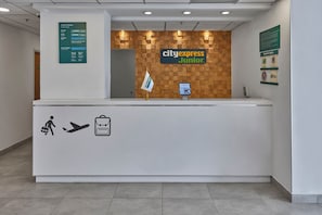 Reception - City Express Junior by Marriott Guadalajara Periférico Sur (Tlaquepaque)