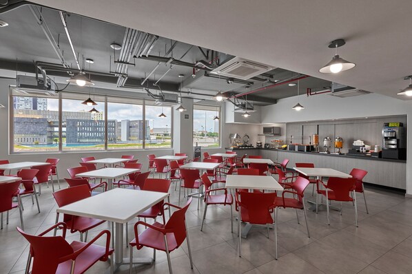 Desayuno continental incluido todos los días