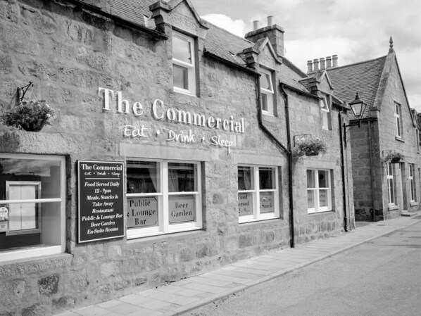Exterior - The Commercial Hotel (Aboyne)